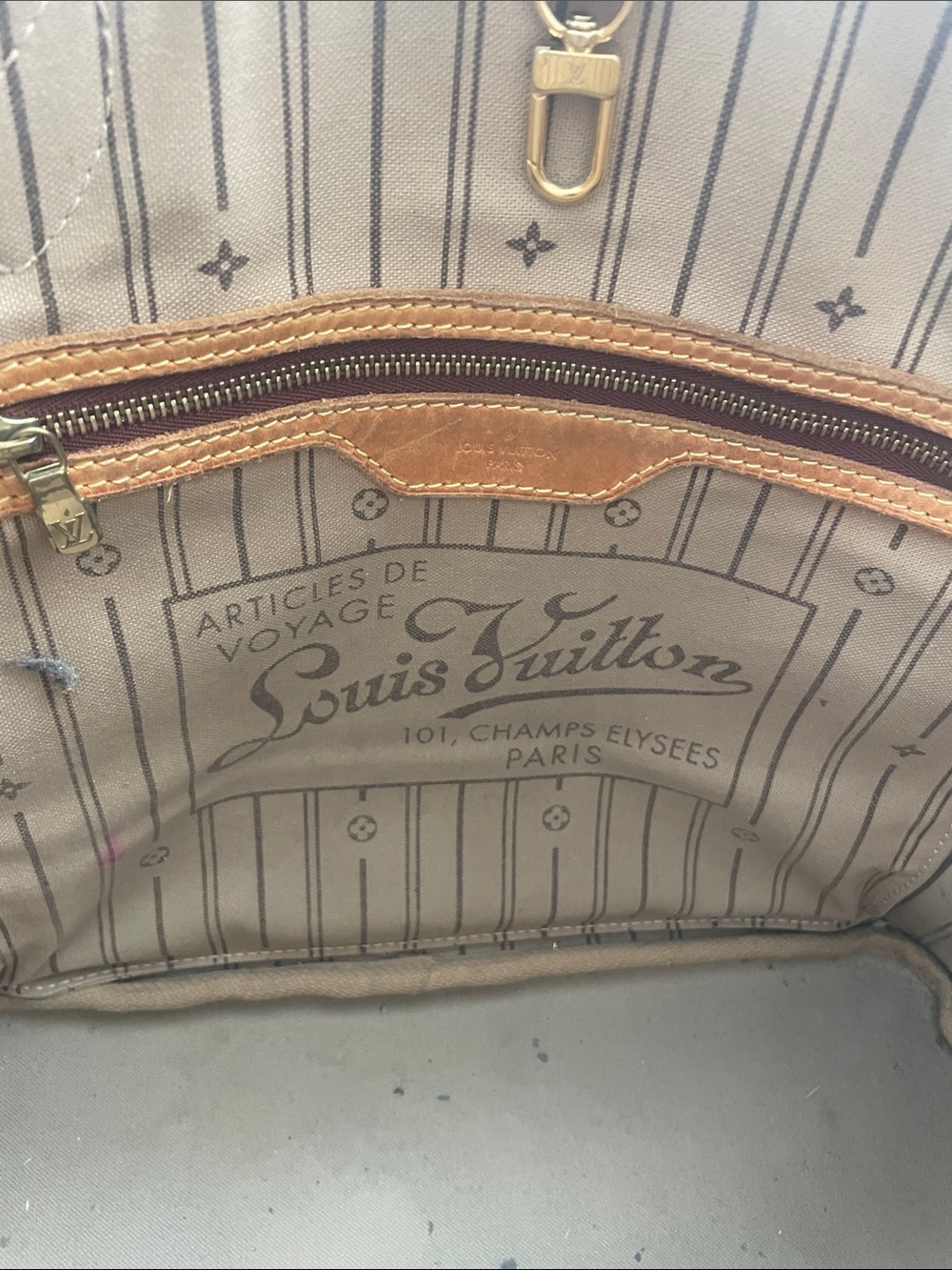 Louis Vuitton Neverfull tote - Picture 7 of 11